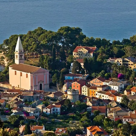 Vesna וולי לוסיניי